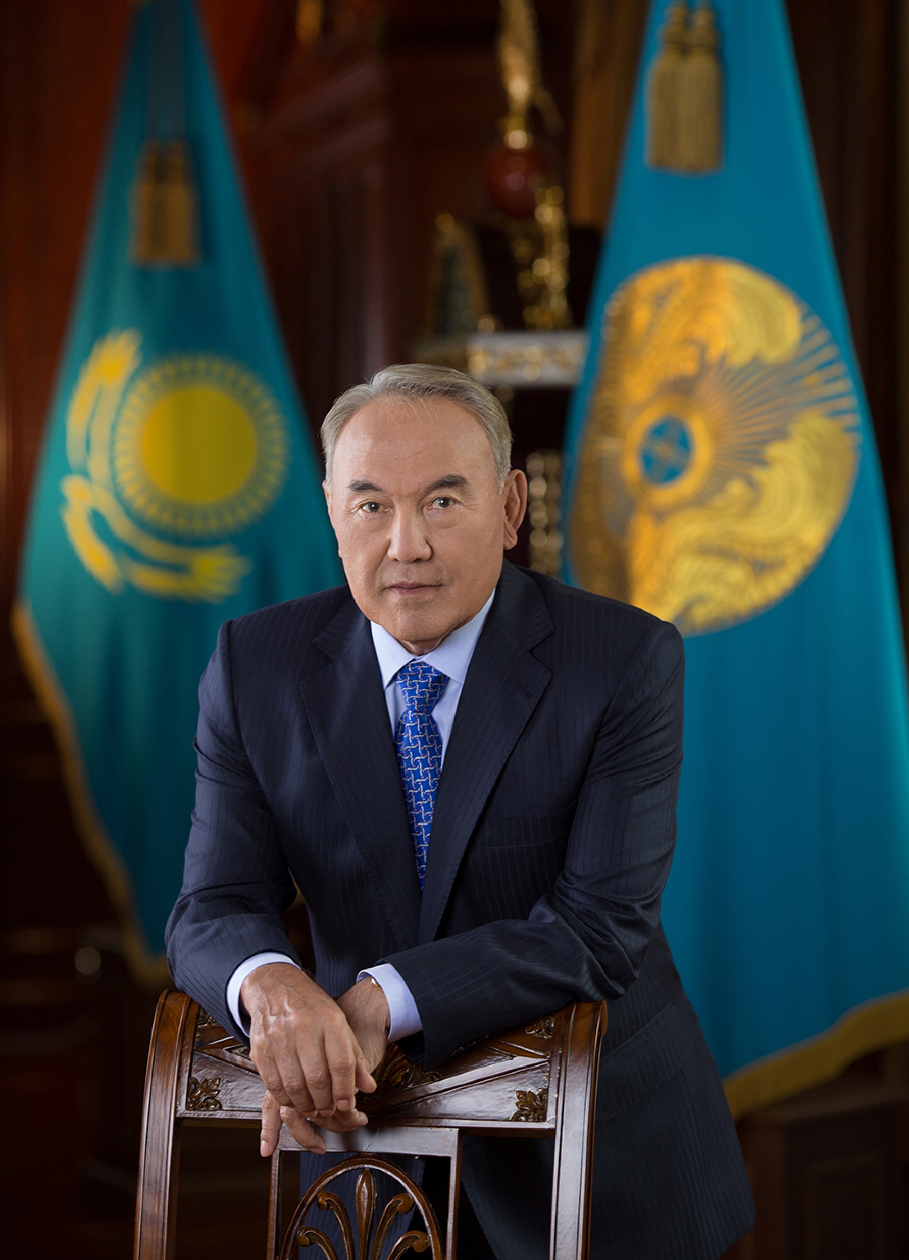 Как зовут 1 президента. Нурсултан Назарбаев.